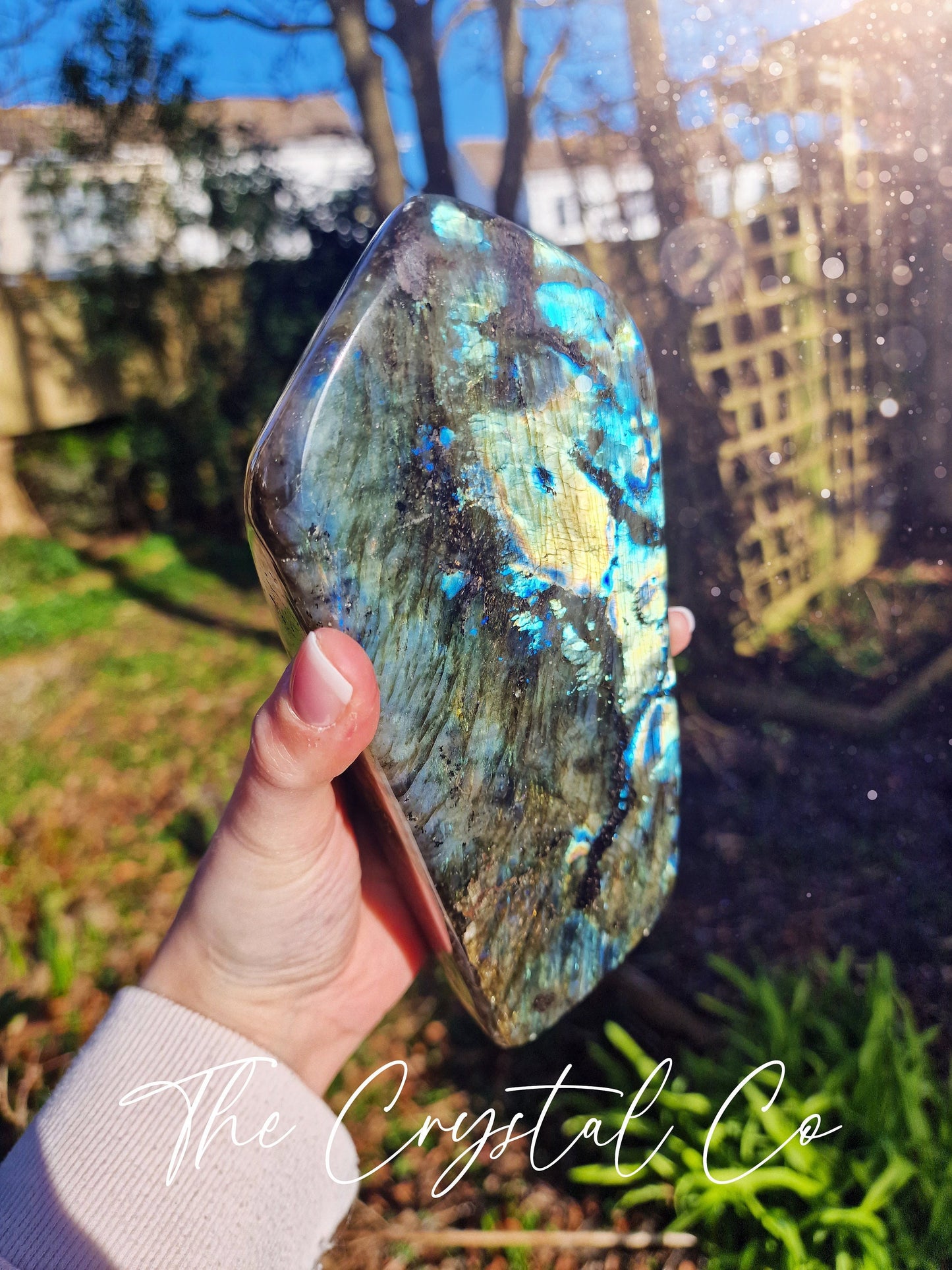 Beautiful Labradorite natural crystal freeform. This beautiful labradorite is full of flash, with multiple  colours of blue, greens and yellows. Ideal for crystal lovers and meditation purposes