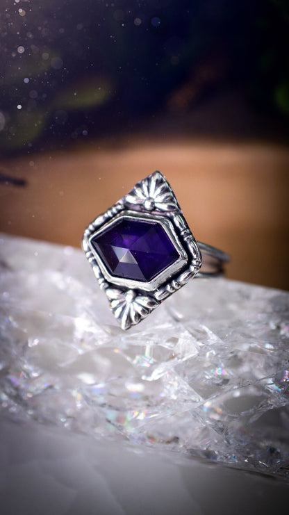 Deep purple, natural amethyst crystal statement ring. This beautiful ring has been made using sterling and fine silver, with decorative fan components and beaded wire around the bezel. Ideal for crystal lovers, gothic and hippy women. Witchy Jewelry