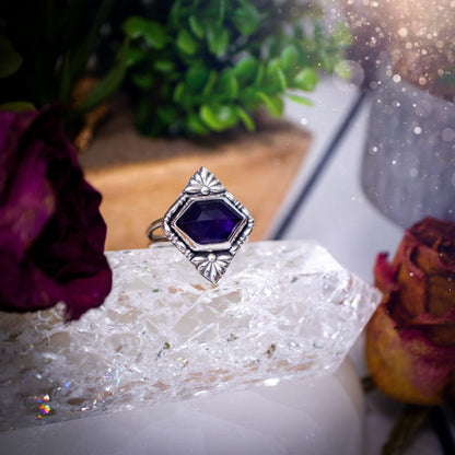 Deep purple, natural amethyst crystal statement ring. This beautiful ring has been made using sterling and fine silver, with decorative fan components and beaded wire around the bezel. Ideal for crystal lovers, gothic and hippy women. Witchy Jewelry