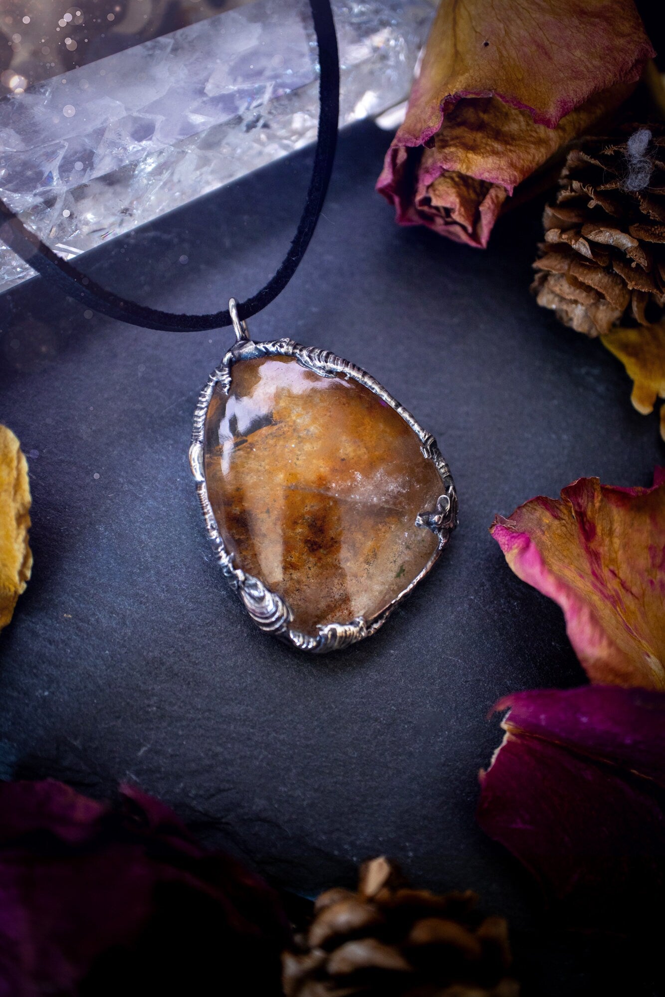 Stunning Lodolite garden quartz soft soldered pendant necklace. This beautiful necklace has been made using the tiffany technique and features a gorgeous autumn coloured Lodolite. Ideal gift for jewellery and crystal lovers. Hippy jewellery