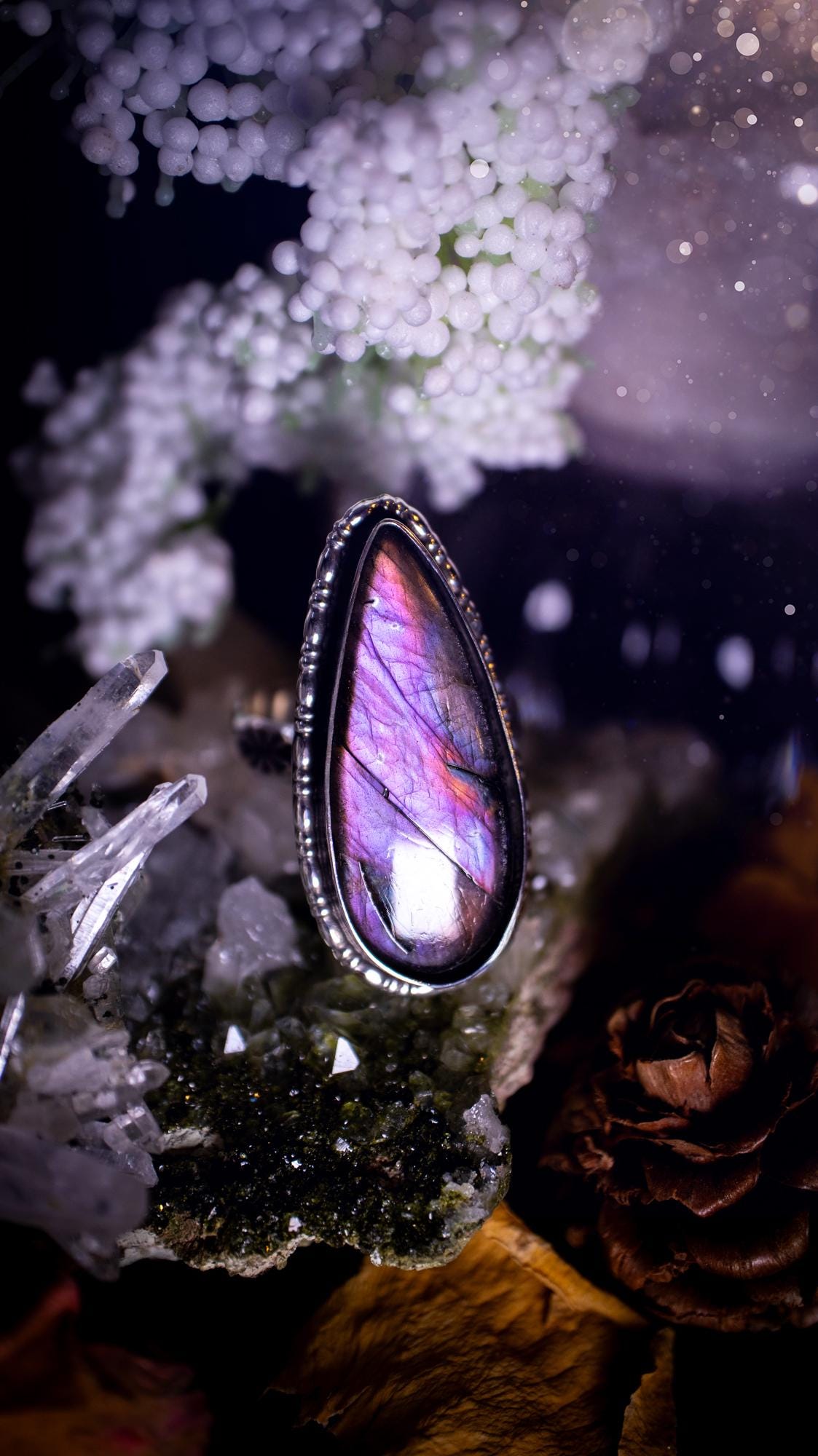 Beautiful deep purple and pink, Labradorite crystal, sterling silver pendant ring. This ring will be finished in your requested size. Featuring a large purple labradorite crystal that is very flashy. Very unique and one of a kind. Jewellery gifts