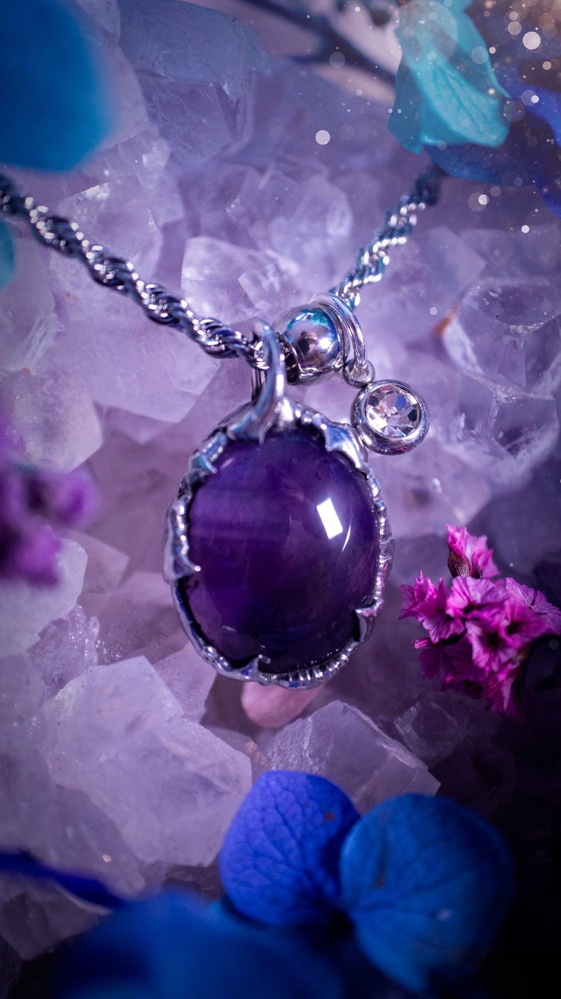 Handmade and dainty, amethyst crystal, soft soldered pendant necklace. This pendant necklace is one of a kind, with a beautiful amethyst crystal with a gorgeous hue of purple. Hand crafted using the soft solder method using lead free solder that contains small amounts of silver. Little claws feature around the amethyst, giving it a gothic and witchy vibe. This pendant will be ideal for any crystal or jewellery lover that is looking for a bespoke, unique piece.