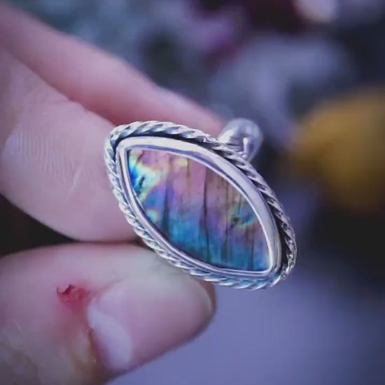 Stunning, gothic and handmade, natural spectrolite labradorite crystal, sterling silver, statement ring - Jewellery and crystal gifts