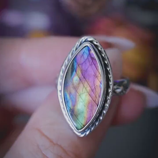 Stunning, gothic and handmade, natural spectrolite labradorite crystal, sterling silver, statement ring - Jewellery and crystal gifts