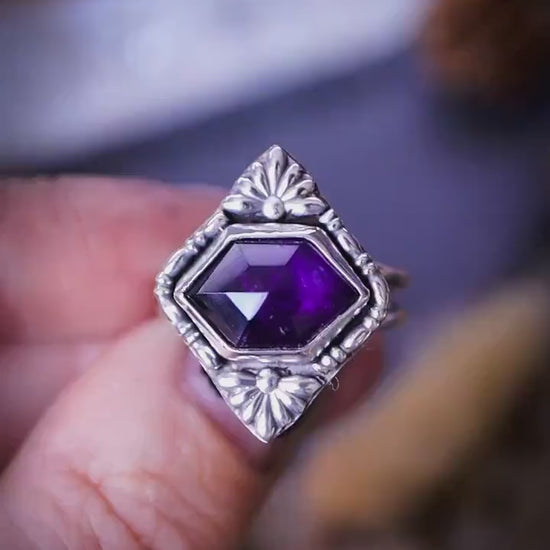 Unique and handmade, natural amethyst crystal statement ring - Gifts for her, jewellery lovers