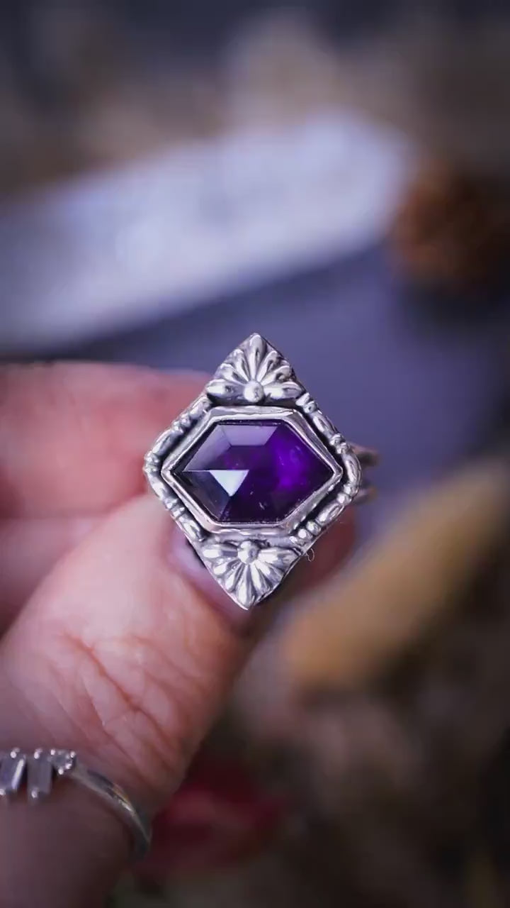 Unique and handmade, natural amethyst crystal statement ring - Gifts for her, jewellery lovers