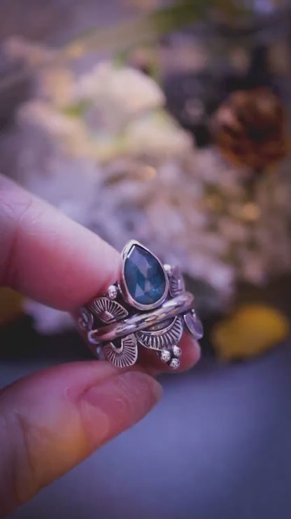Handmade and one of a kind, aqua blue kyanite, sterling silver statement ring - Crystal and jewellery gifts